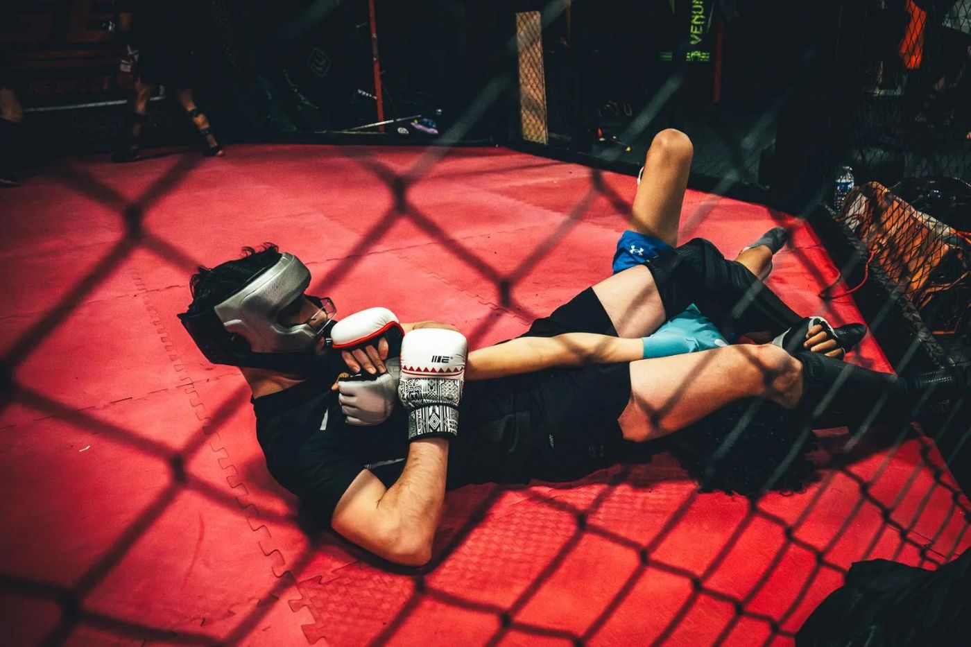 Cage Training Lattes : 800 m², cage officielle, MMA Montpellier